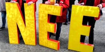 Ολλανδία: Τέλος τα δημοψηφίσματα μετά το νέο «όχι»!