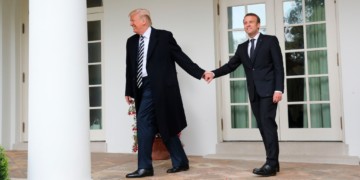 Ο γάλλος πρόεδρος… Μικρόν στον Τραμπ και οι σιδηροδρομικοί σε απεργία