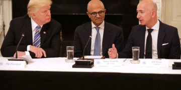 Ο Τραμπ δεν χωνεύει τον Μπέζος  ή φοβάται την Amazon;