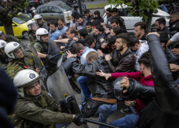 ΜΑΤωσαν τους διαδηλωτές κατά του πολέμου