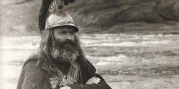 Αλίμονο στους λαούς που έχουν ανάγκη από ήρωες   