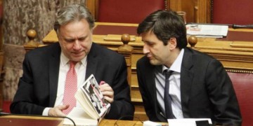 Η περικοπή των συντάξεων προωθείται κανονικά  από το 2019 μέσω του προϋπολογισμού