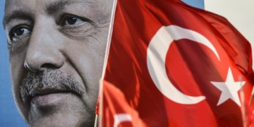 Τουρκία: Κούκος μονός σε τρία  ταμπλό: ΗΠΑ, ΕΕ, Ρωσία