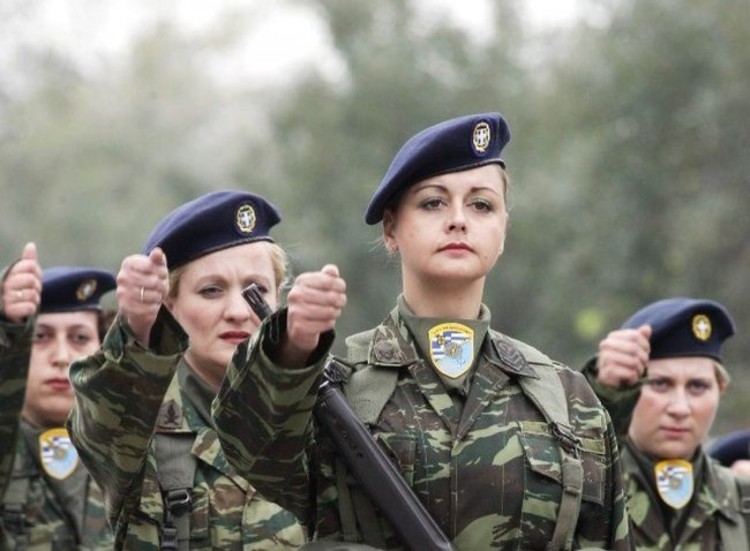 Εκφασισμός και στράτευση των γυναικών