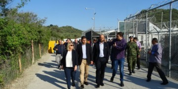 ΝΔ Λέσβου: Κλίνατε επί… ακροδεξιά!