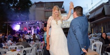 Γαμήλιο γλέντι σε μια ελληνική επαρχία
