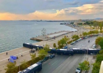 Το φιλολαϊκό πακέτο προστατεύουν… ΜΑΤ και FBI