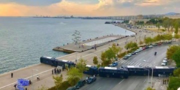 Το φιλολαϊκό πακέτο προστατεύουν… ΜΑΤ και FBI