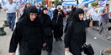 Αραιές και γραφικές οι φάλαγγες των μακεδονομάχων