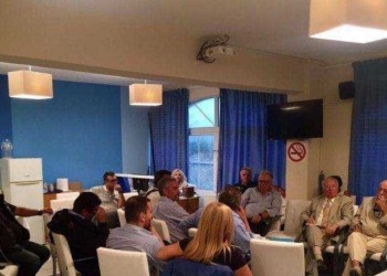Και διαφήμιση στο ίντερνετ  κατά δημοσιογράφου!   