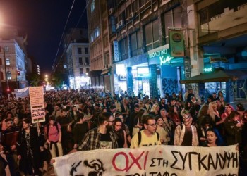 Χιλιάδες διαδηλώνουν ενάντια στη συγκάλυψη της δολοφονίας του Ζακ Κωστόπουλου