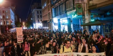 Χιλιάδες διαδηλώνουν ενάντια στη συγκάλυψη της δολοφονίας του Ζακ Κωστόπουλου