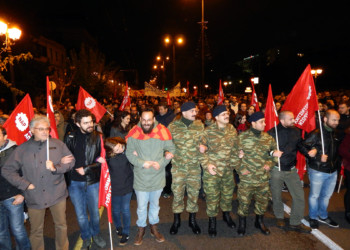 Πολυτεχνείο:Το κίνημα με μαζική πορεία, ο ΣΥΡΙΖΑ με αύρα και την αστυνομία