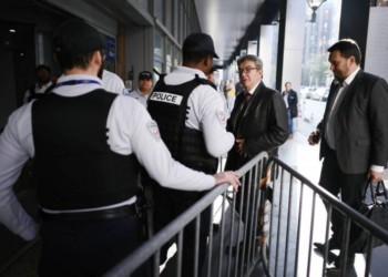 Γαλλία: Εισβολή στους «Ανυπόταχτους», πρόβα αστυνομικού «φιλελευθερισμού»
