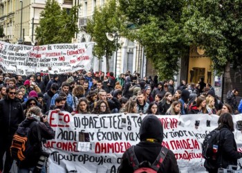 Μαθητικό μπλόκο στο φασιστικό ρεσάλτο
