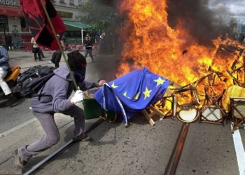 Η ΕΕ του κεφαλαίου τρέμει τις εξεγέρσεις