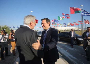 Συνταγματικά προνόμια στη… συντεχνία των εφοπλιστών