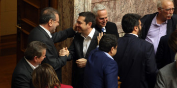 Πως ψηφίστηκε η συμφωνία-πολιτικό μπλέντερ!