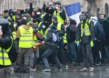 Entre les deux mâchoires de l’etau d’extreme-droite