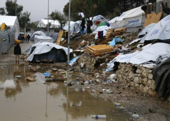Ε.Ε. και κυβέρνηση υπεύθυνες για τον θάνατο του Καμερουνέζου πρόσφυγα στην Μόρια