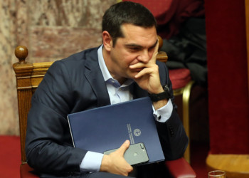Συνταγματική διαιώνιση της αντιλαϊκής πολιτικής