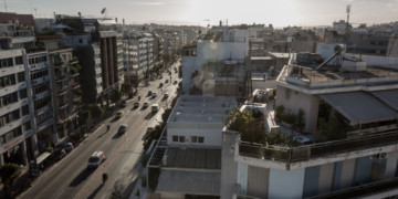 Το μοντέλο Airbnb «ξεσπιτώνει» και εκτινάσσει τα ενοίκια