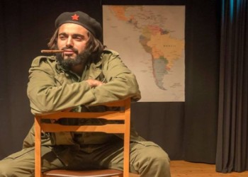 “El Che” στο θέατρο ΕΚΣΤΑΝ του Βασίλη Κυριάκου
