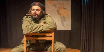“El Che” στο θέατρο ΕΚΣΤΑΝ του Βασίλη Κυριάκου