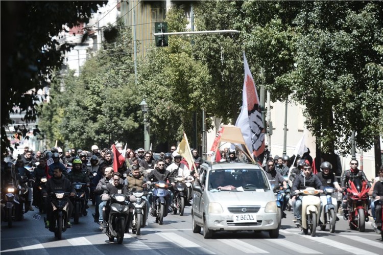 Οι «ντελιβεράδες» δεν υποχωρούν