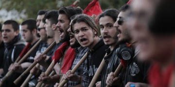 Νεολαιίστικη ανταρσία σε όλες τις κάλπες