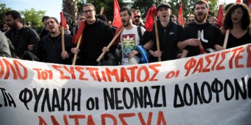 Η μαζική κινητοποίηση χάλασε τη φιέστα μίσους του Κασιδιάρη