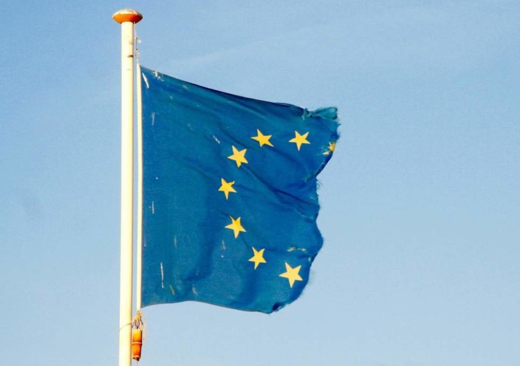 Η εχθρική ΕΕ δεν συγκινεί, ούτε στις ευρωεκλογές