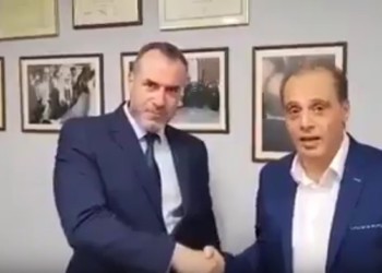 Απεχθάνεται τα «πολύ ναζιστικά» αλλά όχι τις παρτίδες με τους ναζί