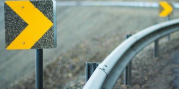 Συντηρητική αναδίπλωση και νέος δικομματισμός