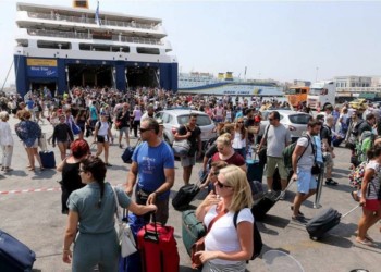 Το κέρδος βουλιάζει την ακτοπλοΐα
