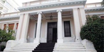 Υπόγεια Μαξίμου vs υπόγεια Κομουνδούρου