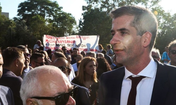 Νέο πλαίσιο λειτουργίας σε δήμους και περιφέρειες: This is a coup!