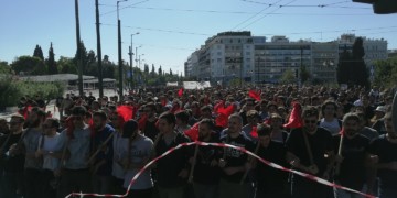 Η σπίθα άναψε από  το κίνημα της νεολαίας…