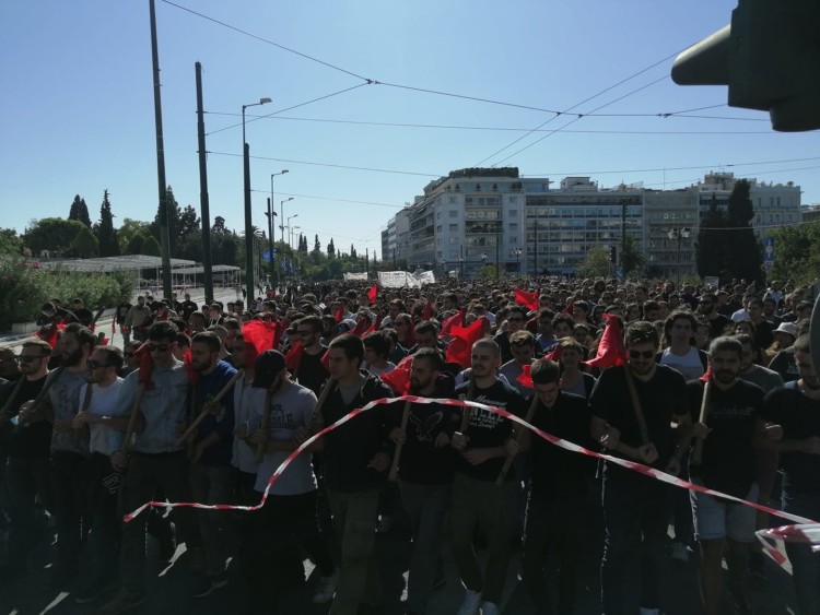 Η σπίθα άναψε από  το κίνημα της νεολαίας…