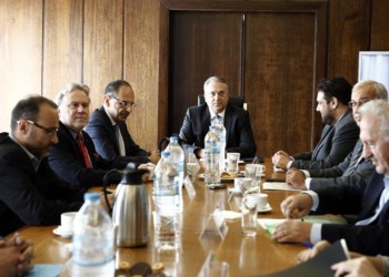 Ψήφος αποδήμων: Συναίνεση σε εθνική βάση, με κομματική ιδιοτέλεια