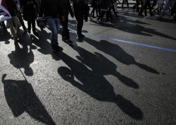 Μάχιμη ανασυγκρότηση και ρεύμα αντεπίθεσης 