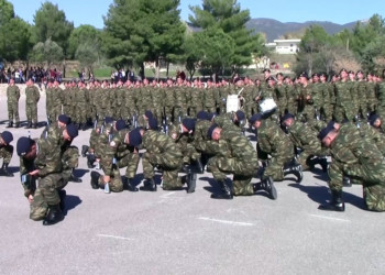 Σφαίρες κατά φαντάρων