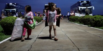 Να έρθουν οι πρόσφυγες στις πόλεις μας