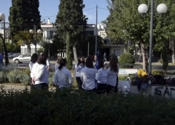 Δέκα υπέροχα, ξεκούρδιστα στρατιωτάκια   