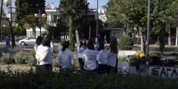 Δέκα υπέροχα, ξεκούρδιστα στρατιωτάκια   