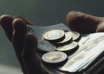 Η ανάπτυξή τους μειώνει τους μισθούς
