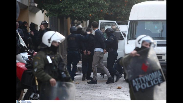 Βαράνε δυο, βαράνε τρεις, βαράνε χίλιους δεκατρείς…