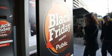 Black Friday: Φθίνει το καταναλωτικό «πανηγυράκι»