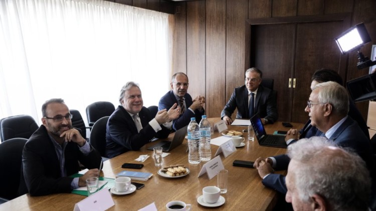 Συνταγματικά εγγυημένη κυβερνητική σταθερότητα