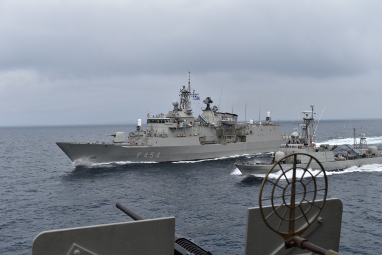 Η πολεμική απειλή ένα βήμα πιο κοντά